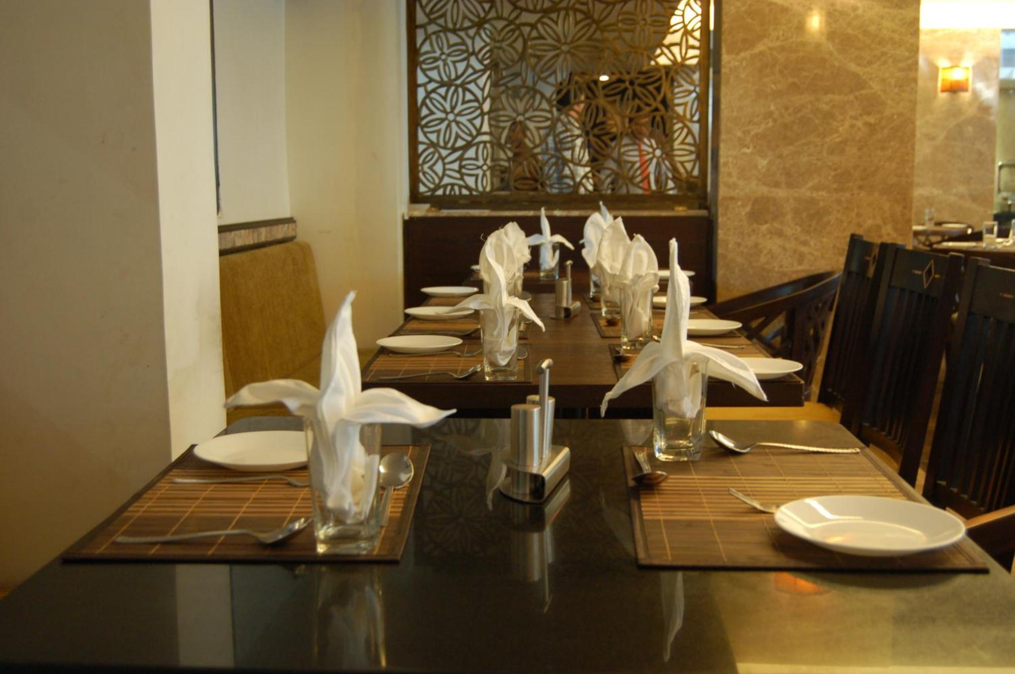 Comfort Inn President Near Ahmedabad Junction Station Экстерьер фото