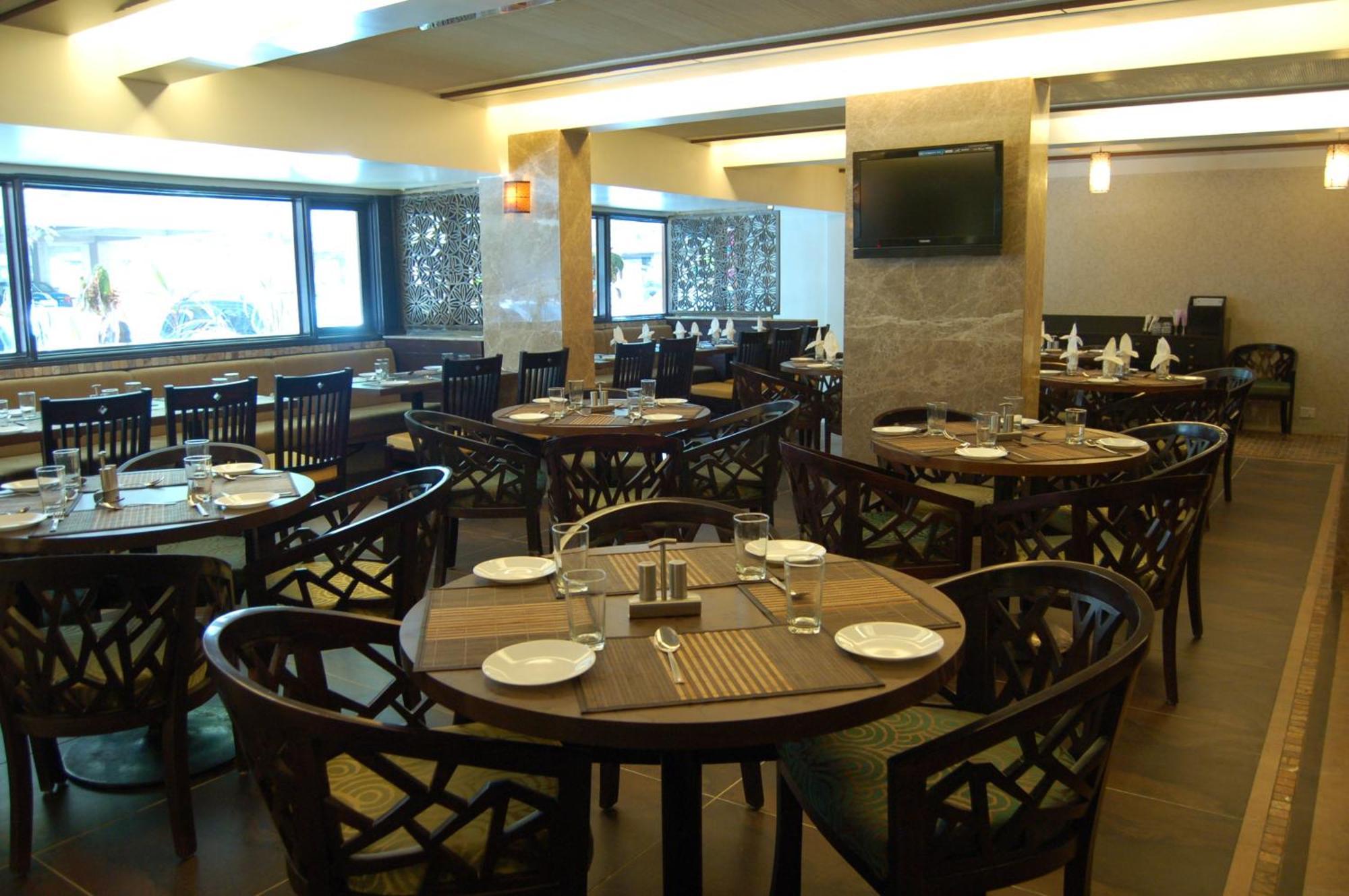 Comfort Inn President Near Ahmedabad Junction Station Экстерьер фото