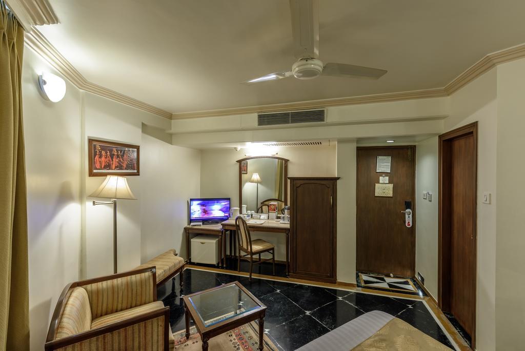 Comfort Inn President Near Ahmedabad Junction Station Экстерьер фото