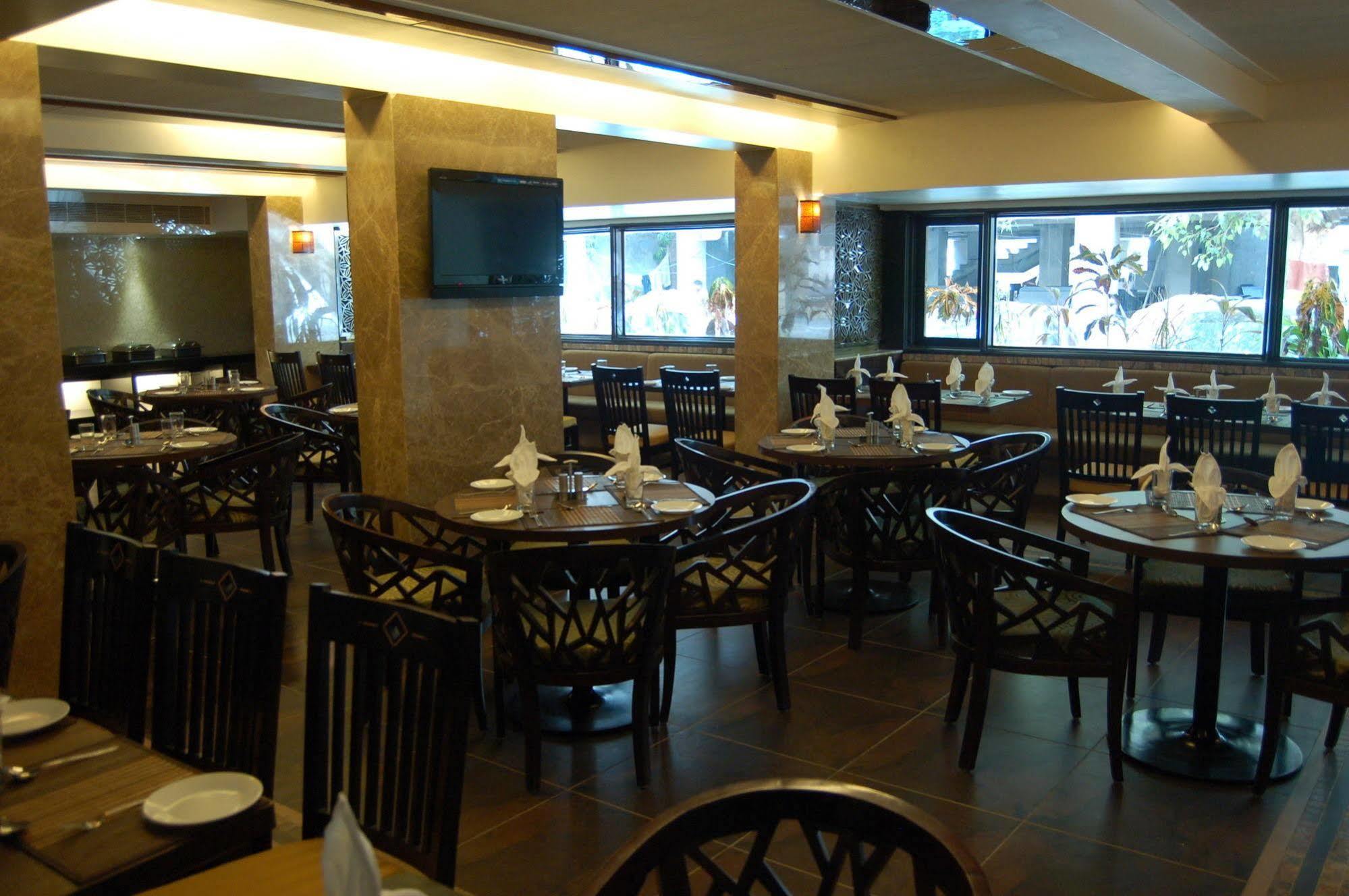 Comfort Inn President Near Ahmedabad Junction Station Экстерьер фото