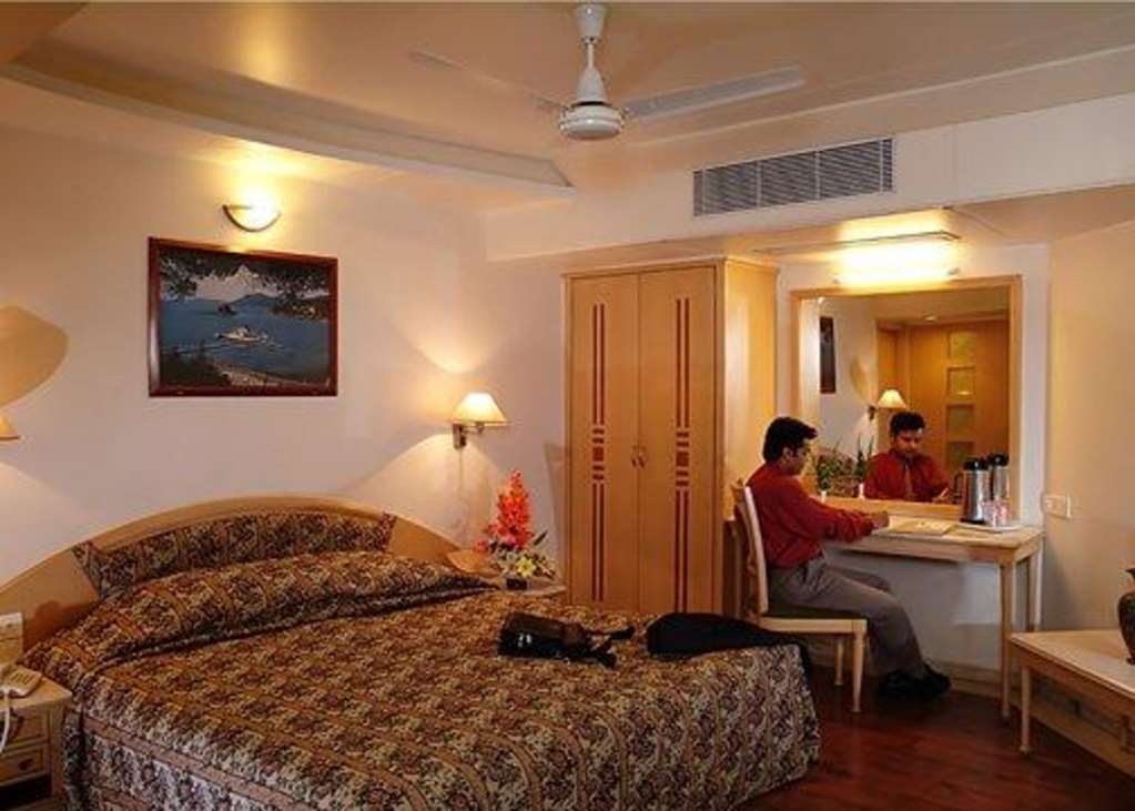 Comfort Inn President Near Ahmedabad Junction Station Экстерьер фото